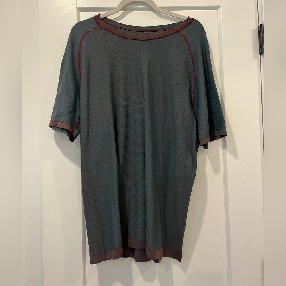 Men’s lululemon shirt